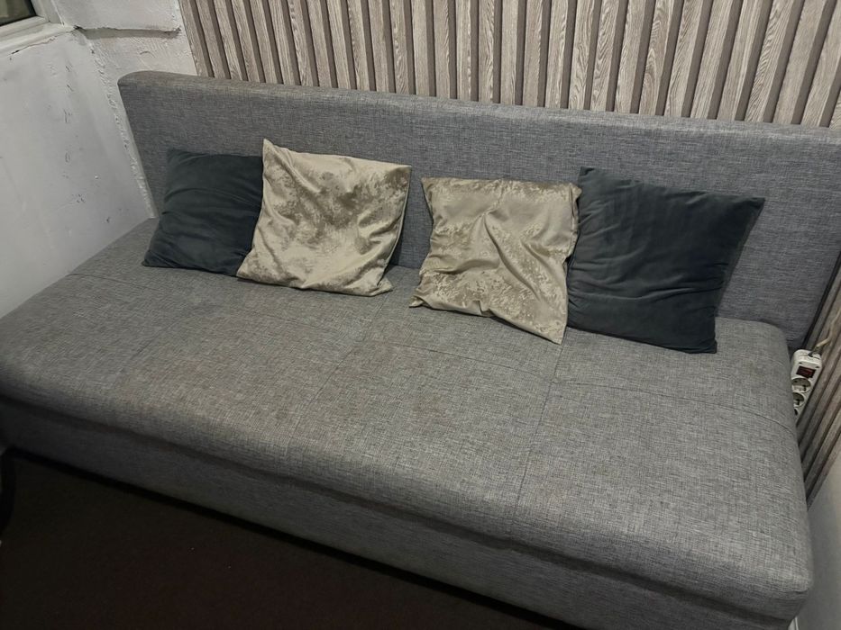 Срочно продам диван