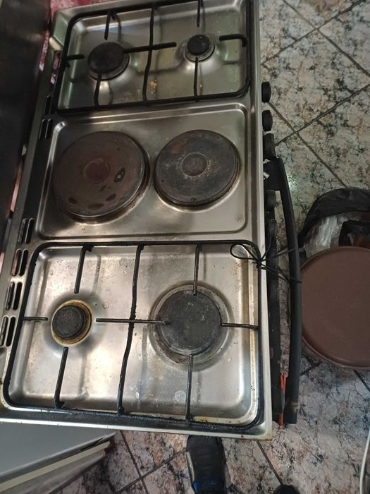 Комбинирана готварскка печка на ток и газ CANDY