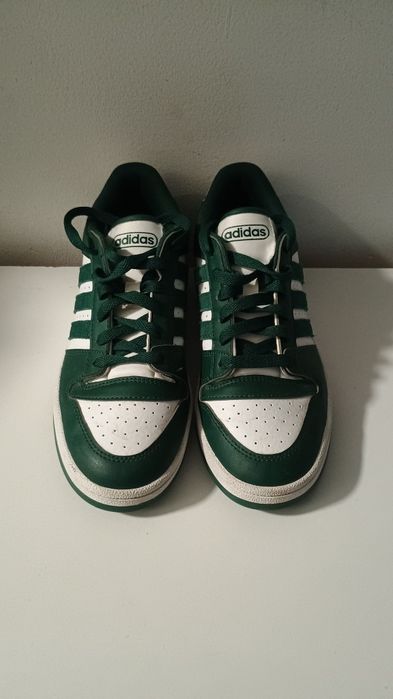 Adidași 37 2/3         .
