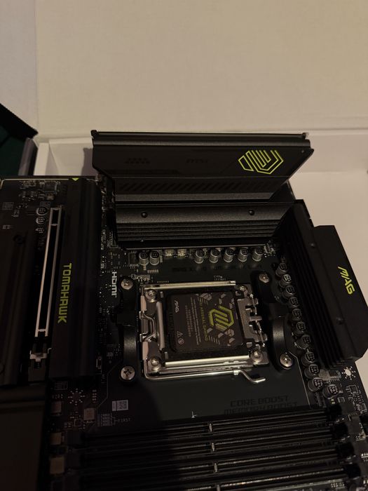 Placă de bază MSI MAG X870 Tomahawk WiFi – AM5, DDR5, PCIe 5.0 (Nouă)