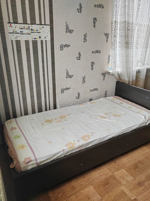Продам односпальную кровать