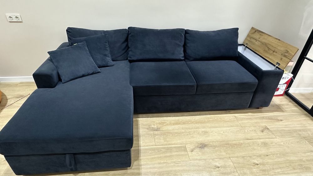 Продается Диван в хорошем состоянии