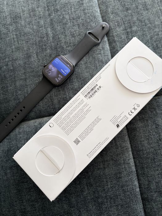 Apple Watch Series 10 GPS 46 mm Jet Black Aluminium Case with Black Sport Band (M/L)