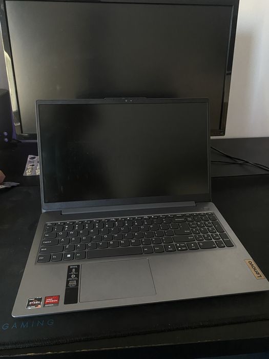 Laptop Lenovo IdeaPad Slim 3