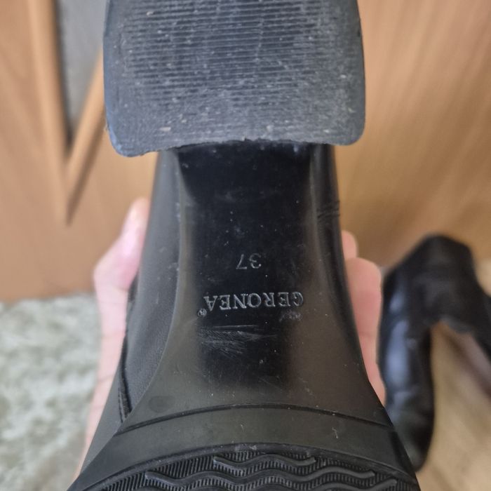 Продам  женские сапоги!