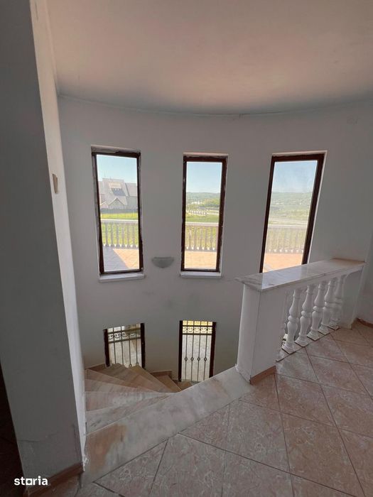 Casă S+P+1 cu terase mari și teren2700 mp – Orlești