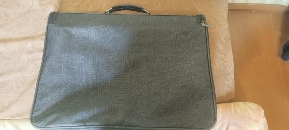 Сумка-чемодан продам