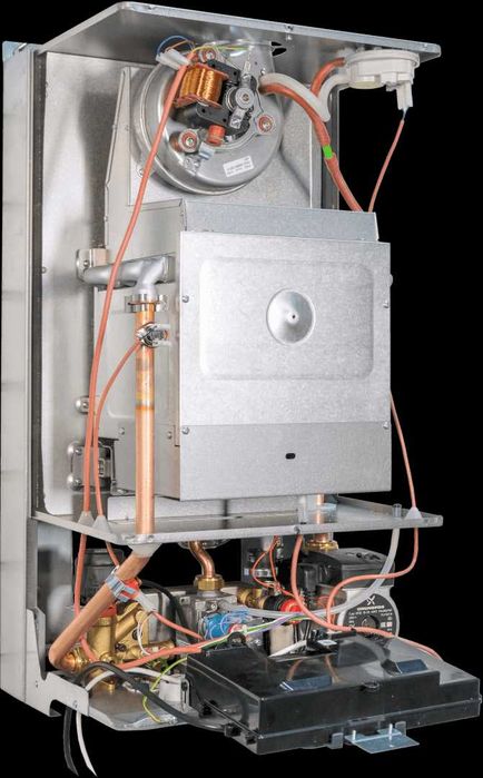 Настенный газовый котел ITALTHERM CITY CLASS 25 F, двухконтурный