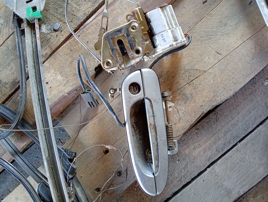 Продам запчасти пассат м Мазда и ауди