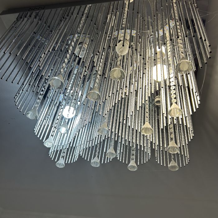 Срочно продам Люстры недорого