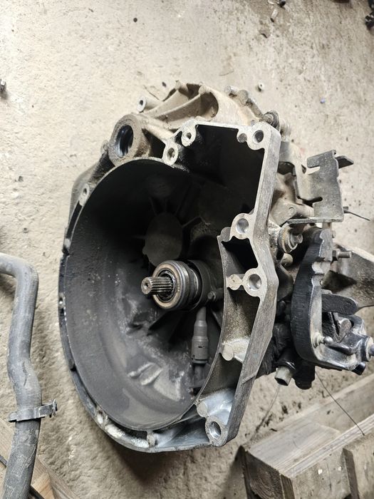 Cutie viteze manuala 6+1 trepte ford focus 3 1.6tdci volvo av6r7002kg