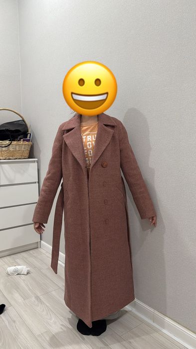 Пальто сатылады.