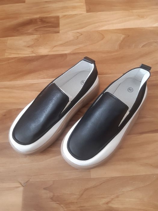 Продам новые Лоферы