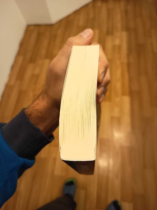 книга „Странстваща земя“ Лиу Цъсин