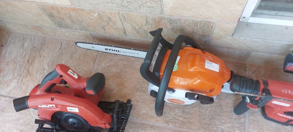 Vând scule hilti în  milwaukee