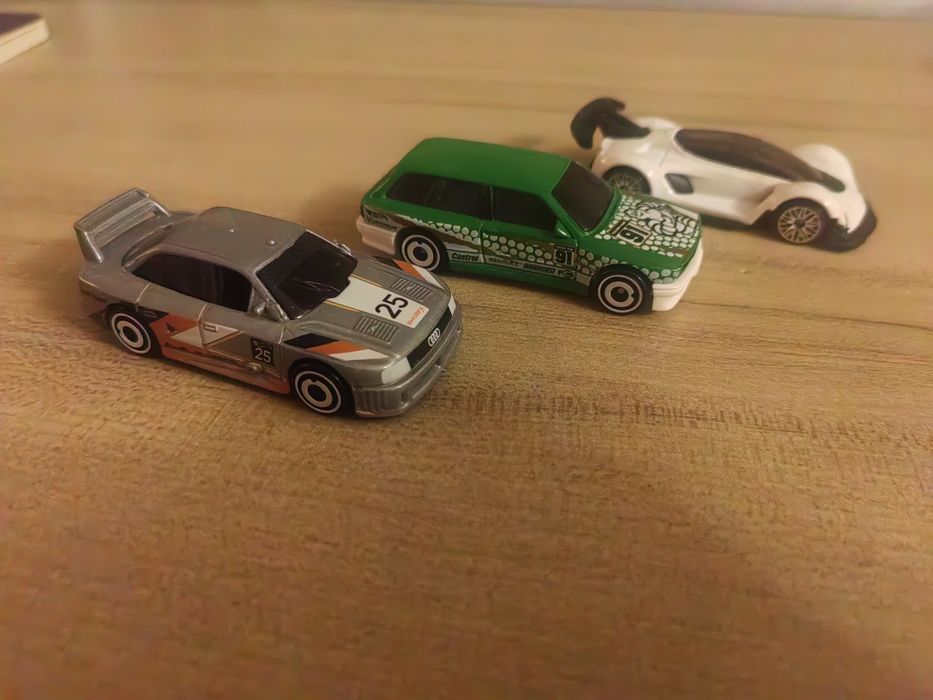 Продаю машинки Hot wheels