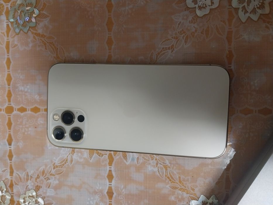 Iphone 12 pro gold