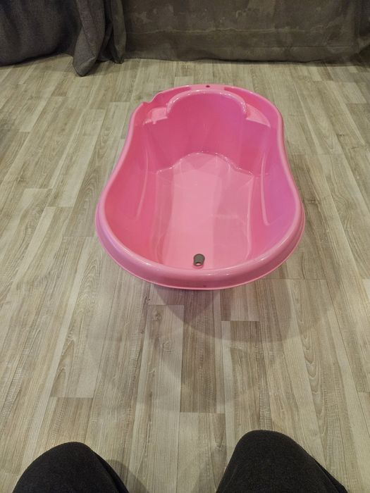 Детская розовая ванна