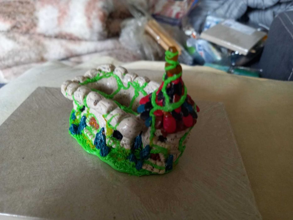 Замък моливник от полимерна глина