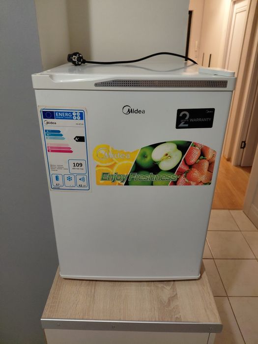 Мини холодильник 65л Midea