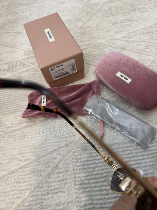 Очки Miu Miu 2025