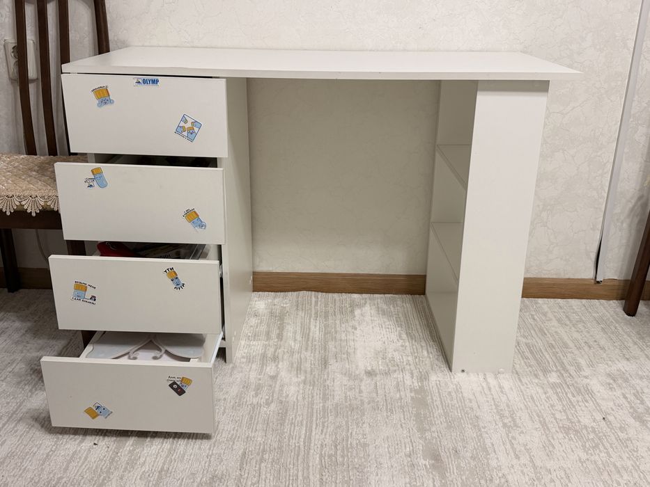 Срочно продам столик журнальный