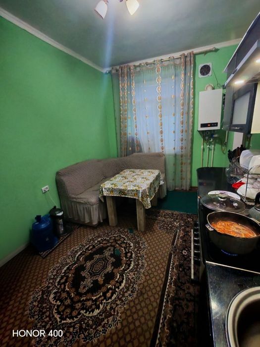 Вокзал Анзур аптекани рупарасидаги 2 хонали уй сотилади