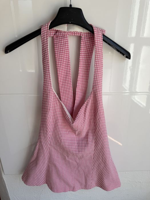 Top cu decolteu  adanc Zara