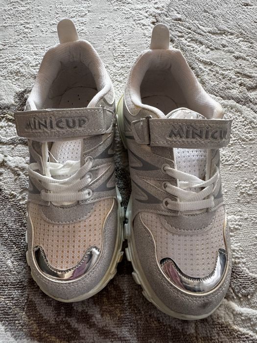 Новые кросовки 35,36рр новые брюки