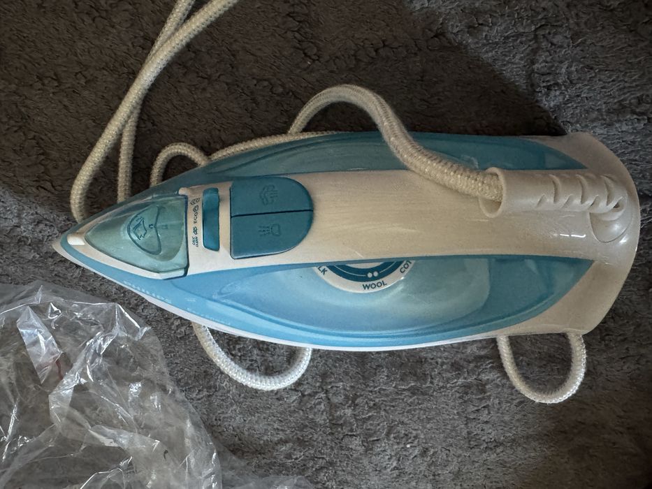 Утюг Philips  GC1028/20