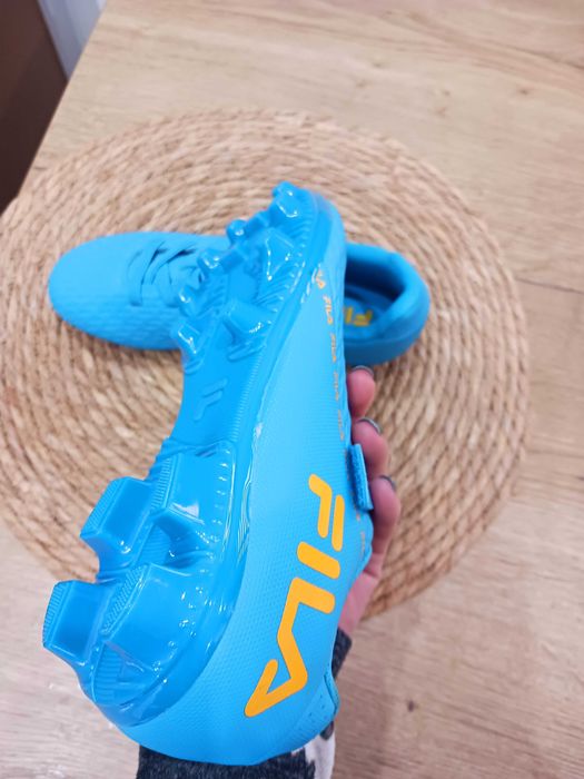 Чисто нови  детски бутонки на Filа