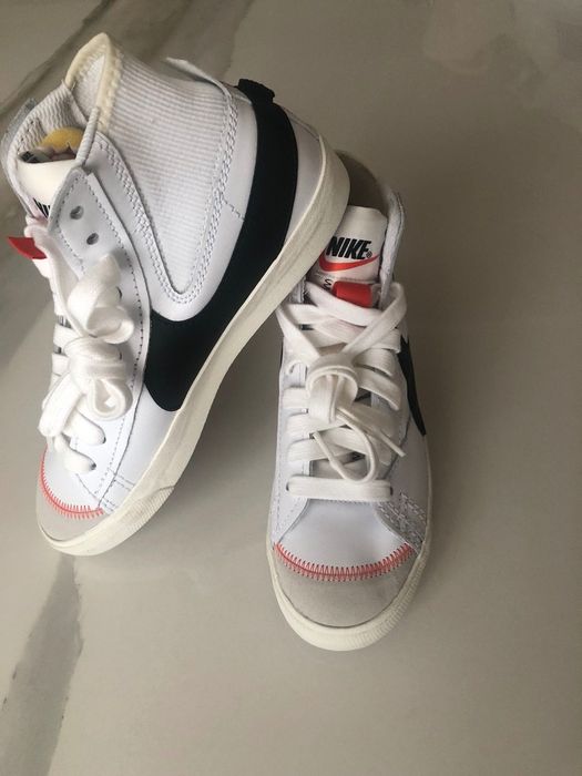 Nike • Big Swash •