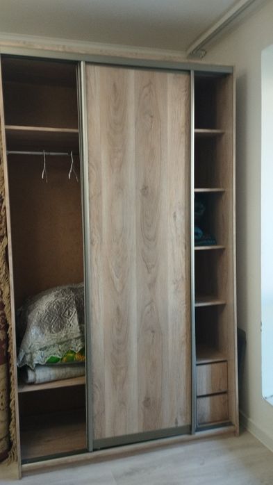 Продам шкаф -купе плательный