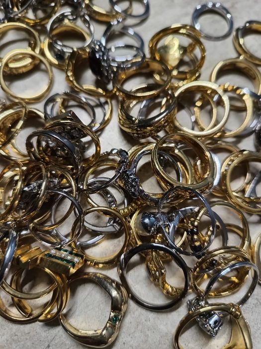 Vand un lot de inele
