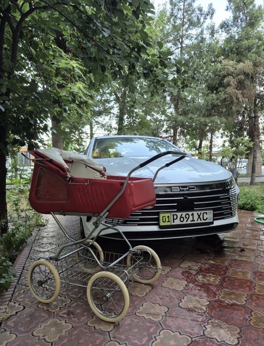 Продам раритетную детскую коляску