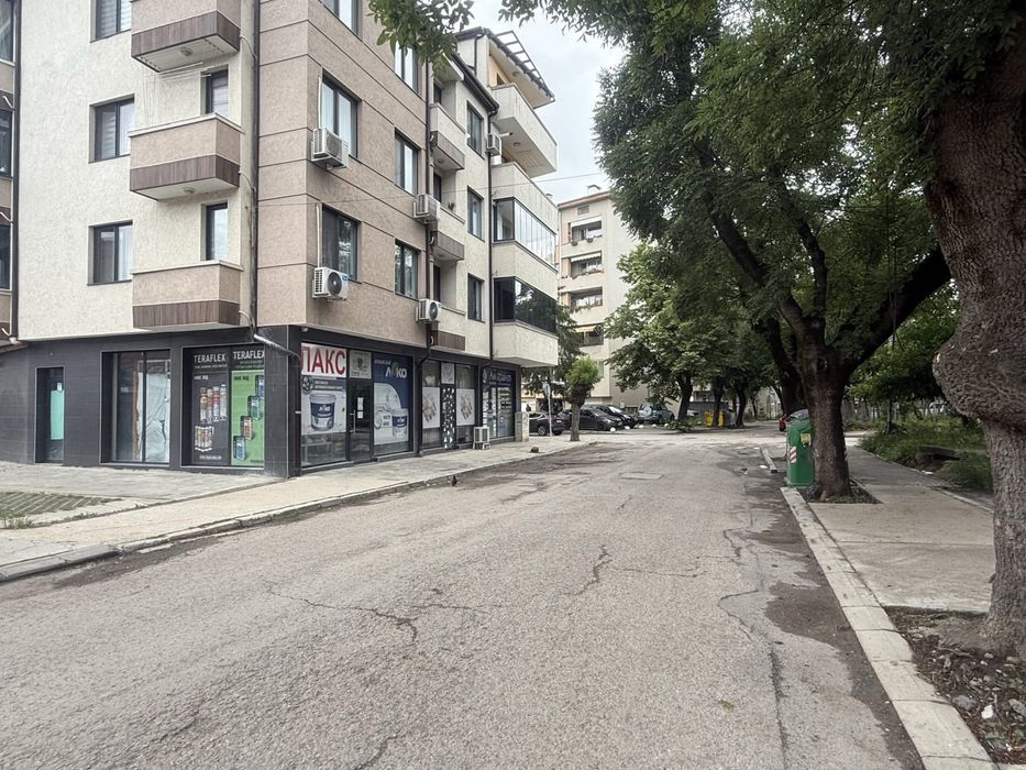 Дава се под наем Магазин в Търговище, Център - 41 кв.м за 278.97 € - Снимка #1