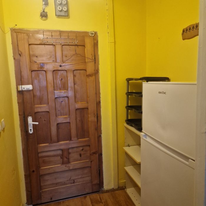 Închiriez garsoniera