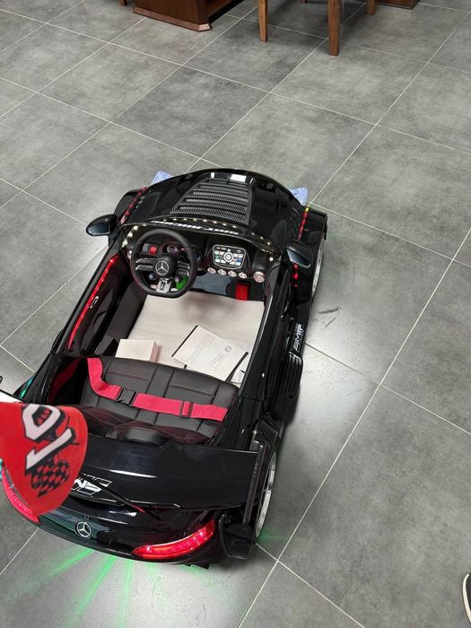 Detskiy moshina mers 906