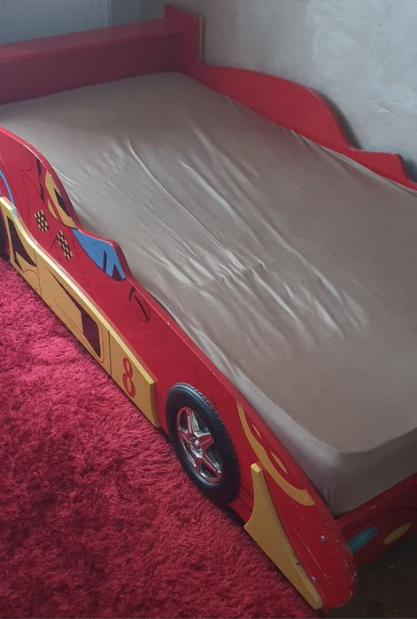 Se vinde următoarele