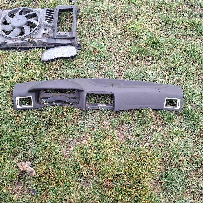 Vând piese peugeot 307 1.6 hdi