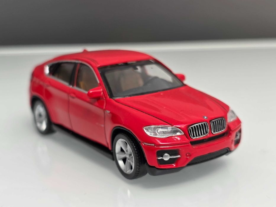 Macheta Auto 1/43 Welly BMW X6