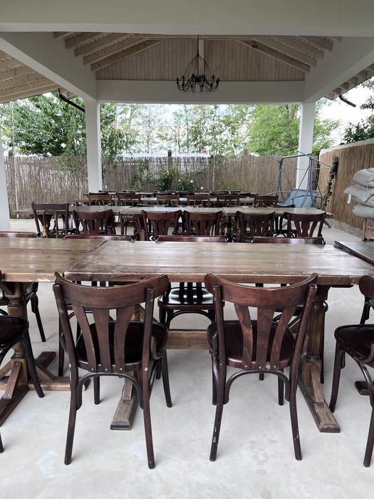 Vand 13 mese lemn masiv pt restaurant, bar, terasa, bistro