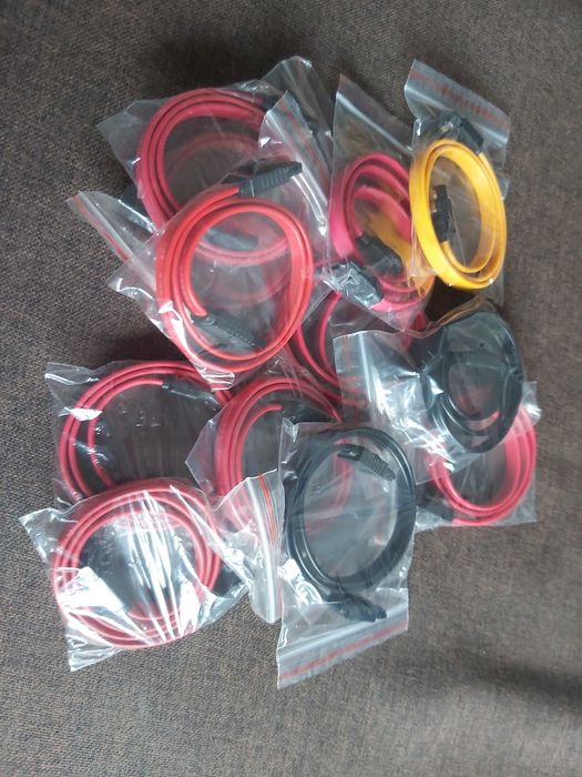 Cabluri de date Sata III (conectare dispozitive de stocare)