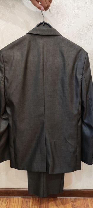 Продам мужской костюм