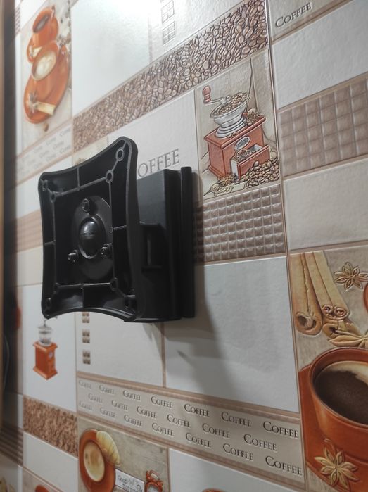 Телевизор Haier.