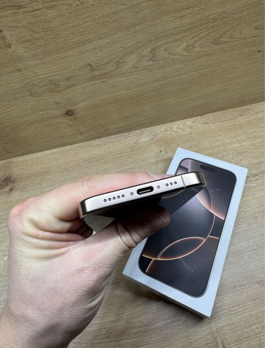 Iphone 16 pro desert titanium impecabil !