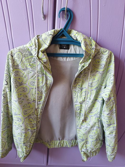 Ветровка женская