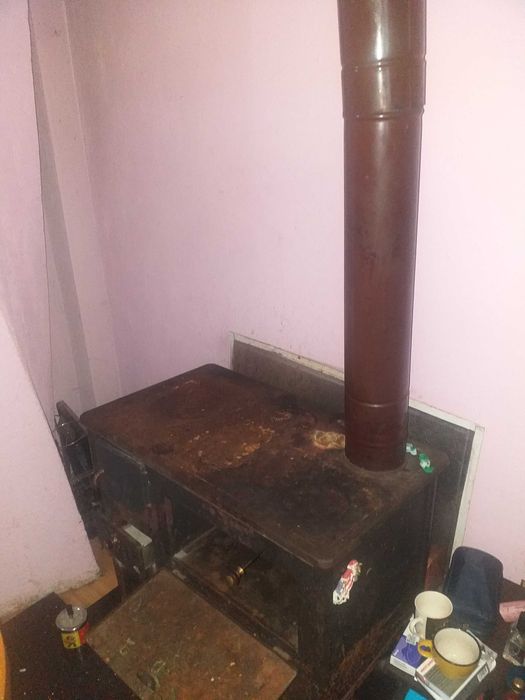 Домакинство, продава се гардероб