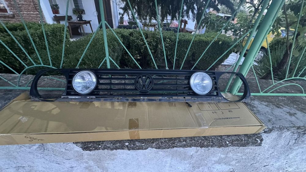 Продавам голф 2 на части