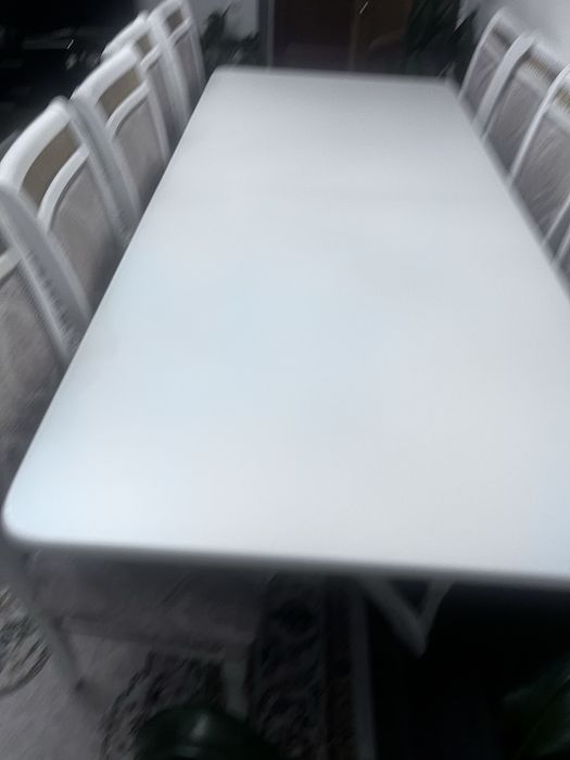 Стол для гостиной